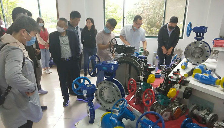 水利工程阀门-江苏某公司来沪工阀门股份考察